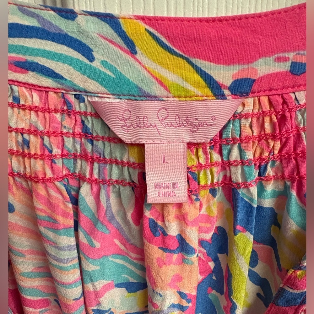 *SOLD* Lilly Pulitzer Elsa 100% Silk Top In Dragonfruit Sunken Treasure Size L - Picture 2 of 5